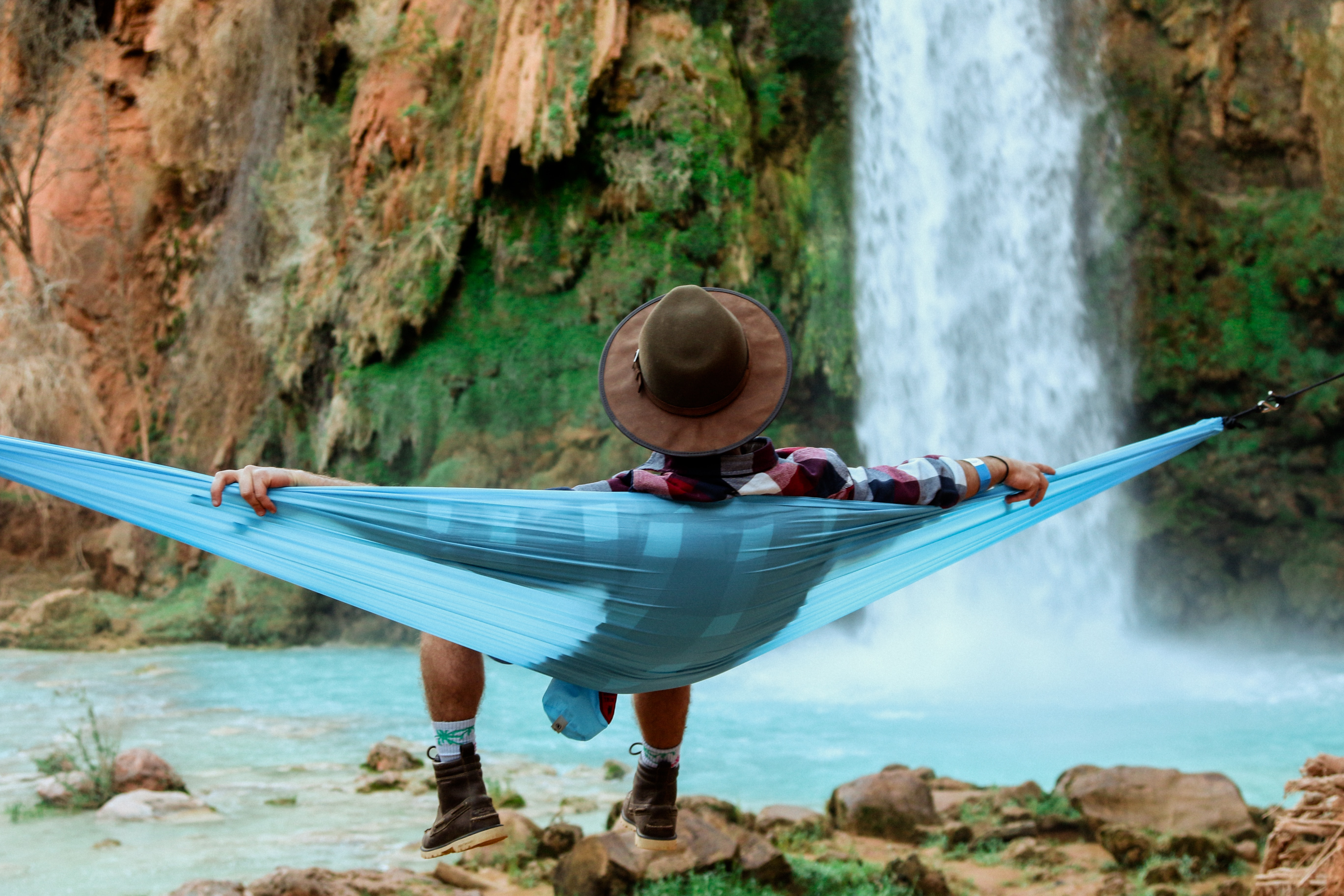 A person relaxing while creating quality backlinks