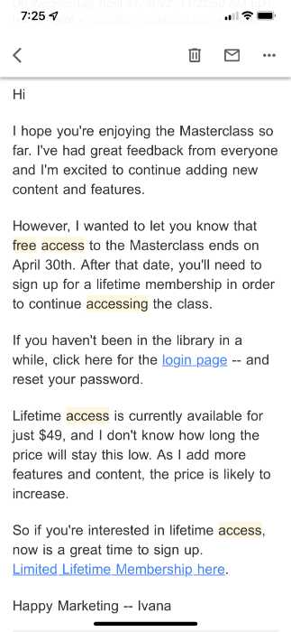 HTML vs Plain Text: You Don't Have to Choose 8 example of hybrid text email in HTML on mobile device